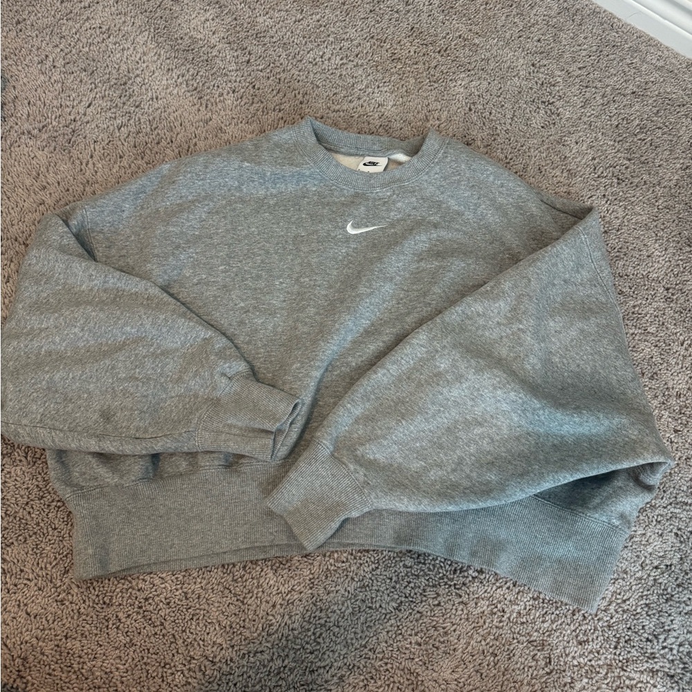 Nike Oversized Cropped Sweatshirt